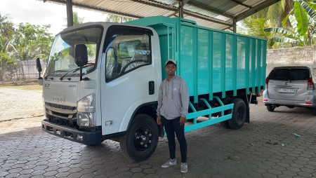  - Penyerahan Unit Isuzu Bali